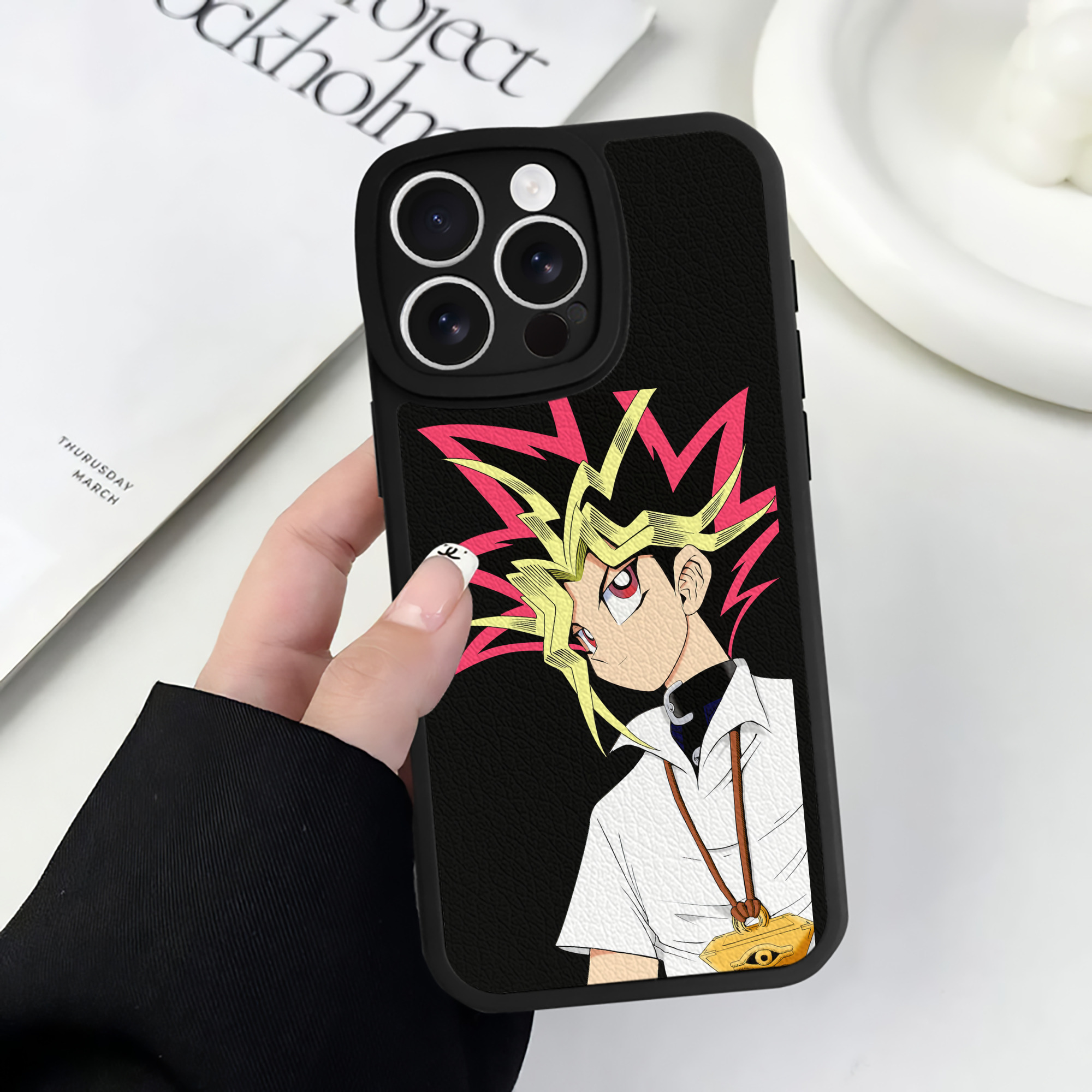 遊☆戯☆王 Yu-Gi-Oh! 【iPhone 16シリーズ対応】シリコンスマホケース（レザー調） 材質：シリコン